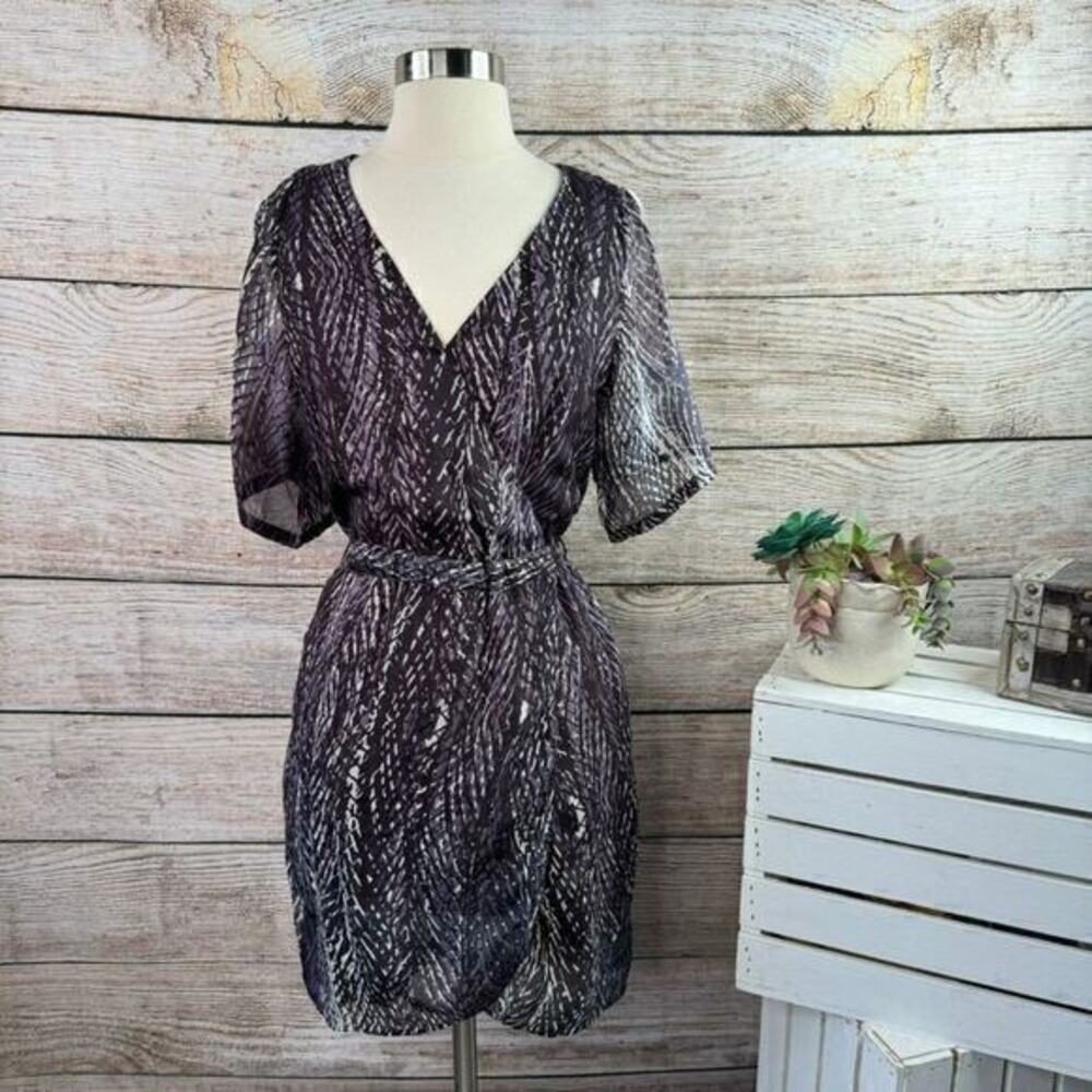 5/$25 Charlie‎ Jade Silk Mini Dress XS Black Feather Print Cold Shoulder Size XS